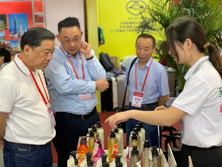 宁兴优贝携18个品牌亮相中东欧08.jpg